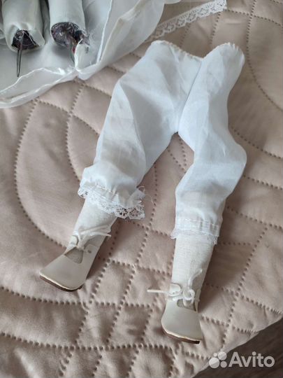 Кукла фарфоровая 40 см