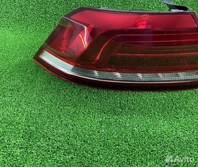 Фонарь левый Пассат В8 14-20 LED