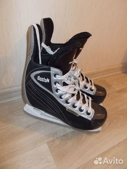 Коньки хоккейные