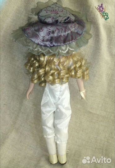 Фарфоровая винтажная кукла. Актуально