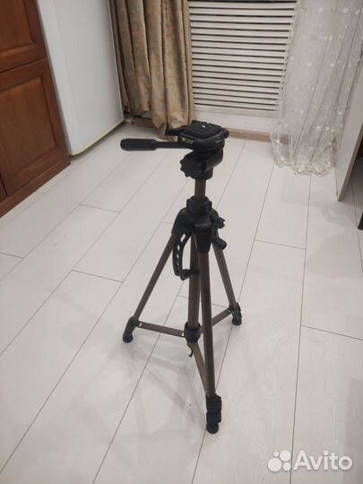 Штатив для фотоаппарата Hama