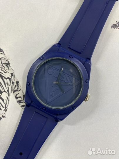 Часы Guess
