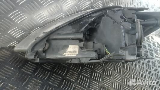 Фара правая ford focus 2 (8AG02MU01)