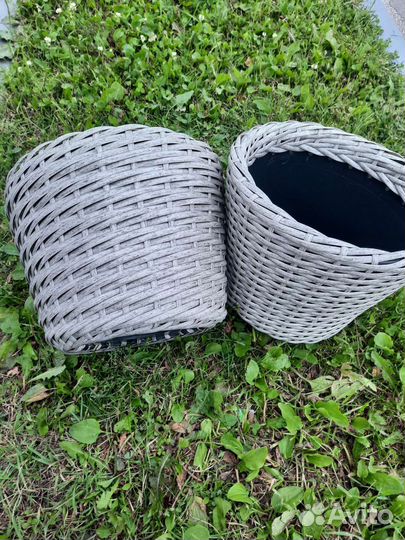 Кашпо для цветов из ротанга