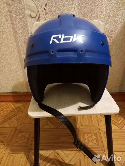 Шлем для хоккея с мячом