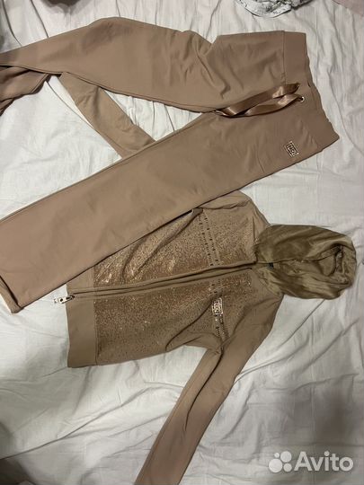 Костюм спортивный