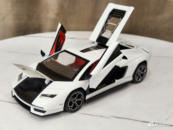 Инерционная машинка Lamborghini Countach 1:24