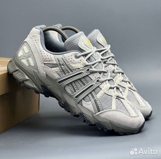 Удобные кроссовки Asics Sonoma