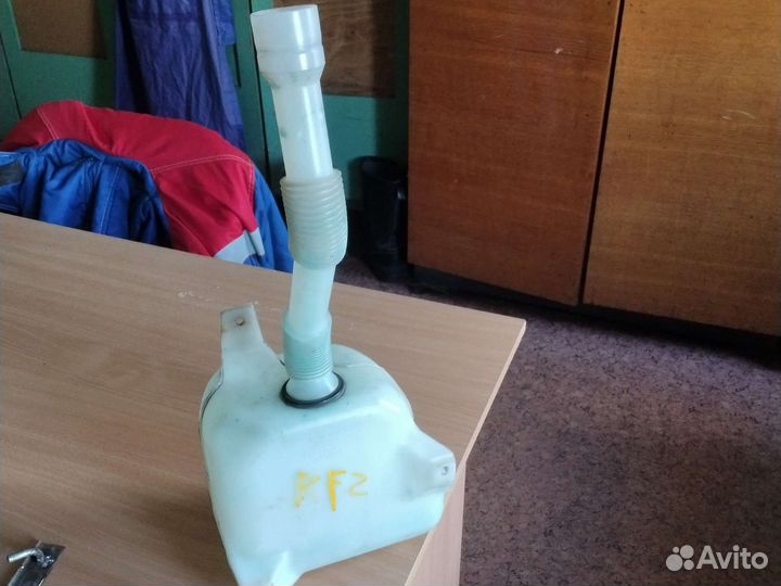 Бачëк омывателя Хонда Степвагон RF1