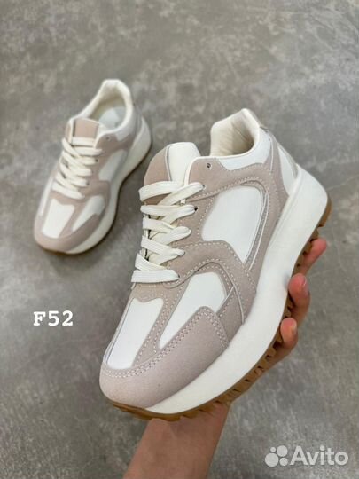 Кроссовки женские