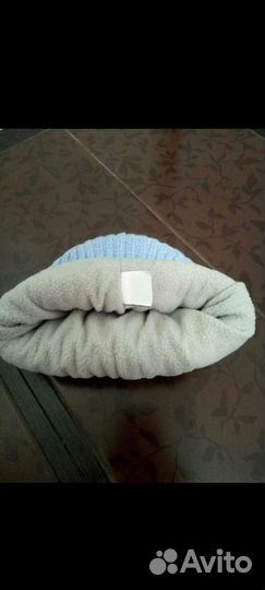 Женская вязаная шапка на флисе