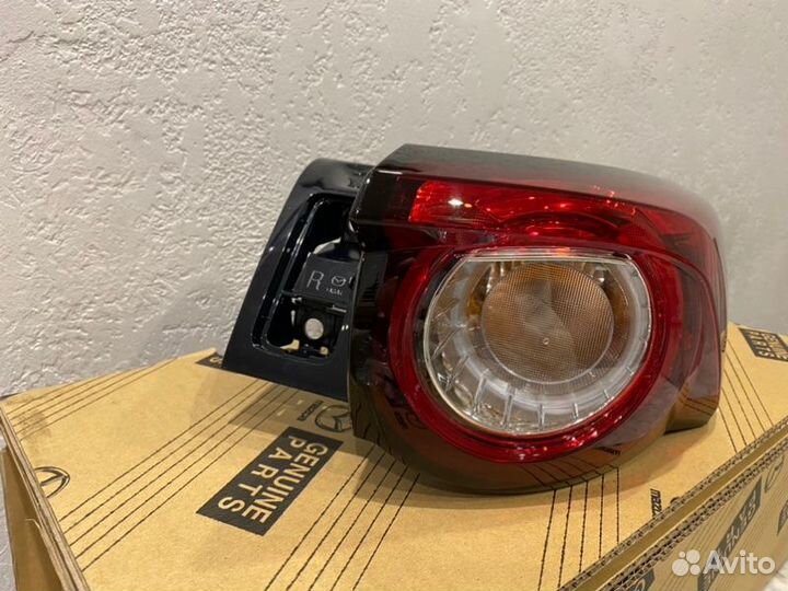 Стоп-сигнал задний правый Mazda Cx-8 / Cx-9 KG