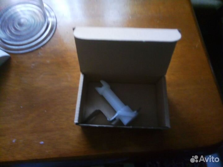 Запчасти блендера Bosch. Наcaдки - кpючки