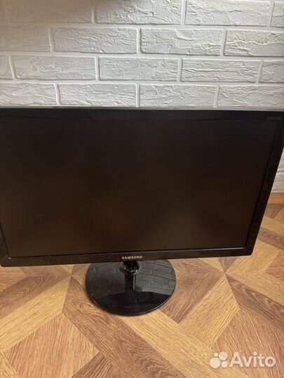 Монитор 24 дюйма