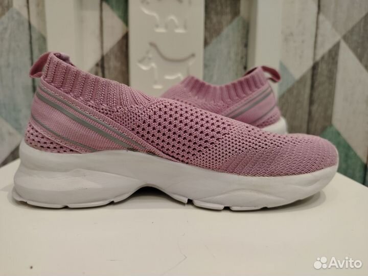 Кроссовки для девочки