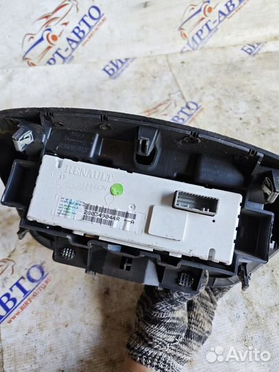 Дисплей информационный Renault Fluence I (2009—201