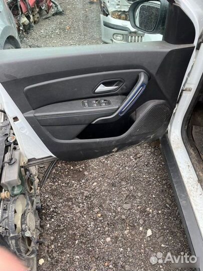 Дверные карты Renault Duster 2 2021