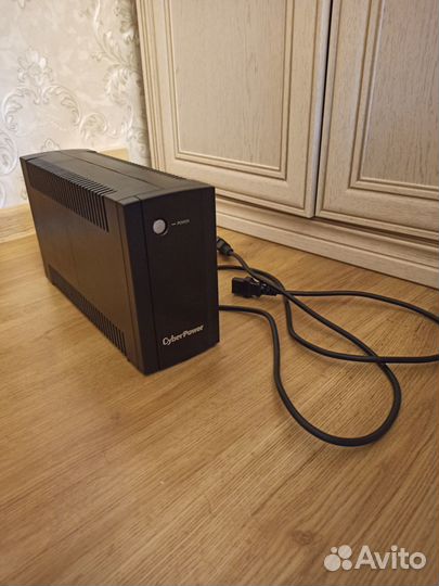 Ибп Cyber Power UT1050EI