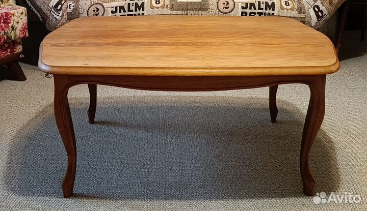 Антикварный журнальный столик