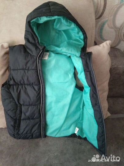 Жилет утеплённый