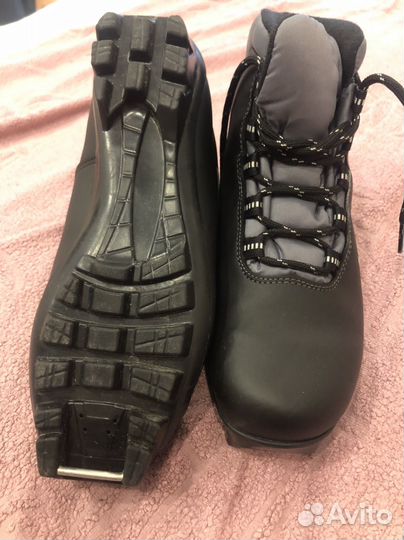 Лыжные ботинки размер 37-39