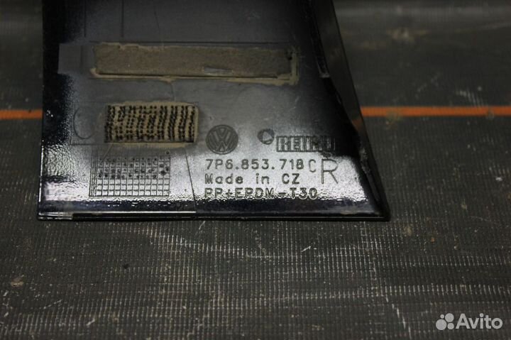 Накладка арки колёсной правая - Volkswagen Touareg