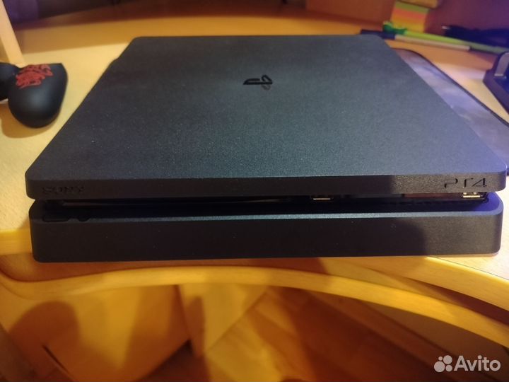 Sony PS4 Slim