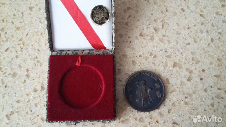 Медаль сувенир Китай 80-е годы