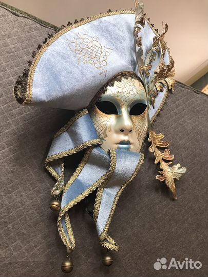 Венецианская карнавальная маска