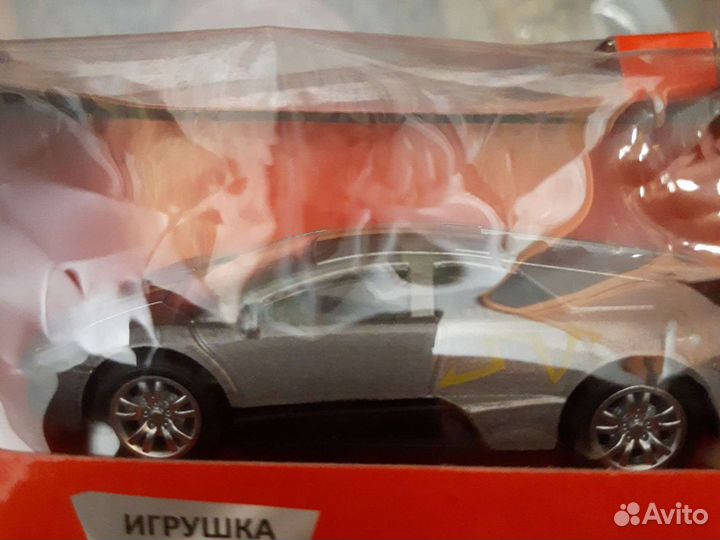 Продаю машинки металлические