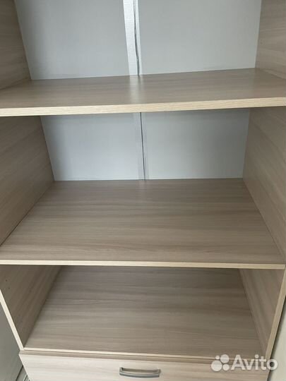 Стеллаж с полками и ящиками