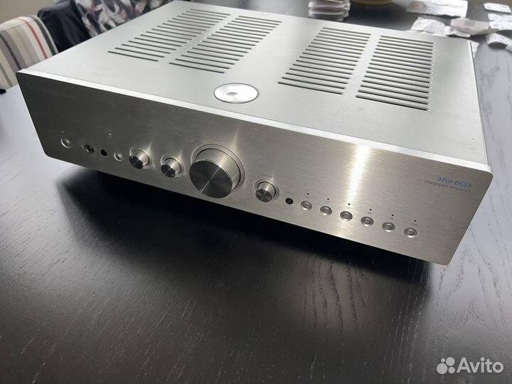 Усилитель Cambridge Audio Azur 651a