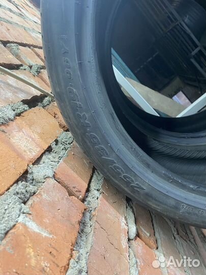 Pirelli P Zero 255/35 R19 96Y