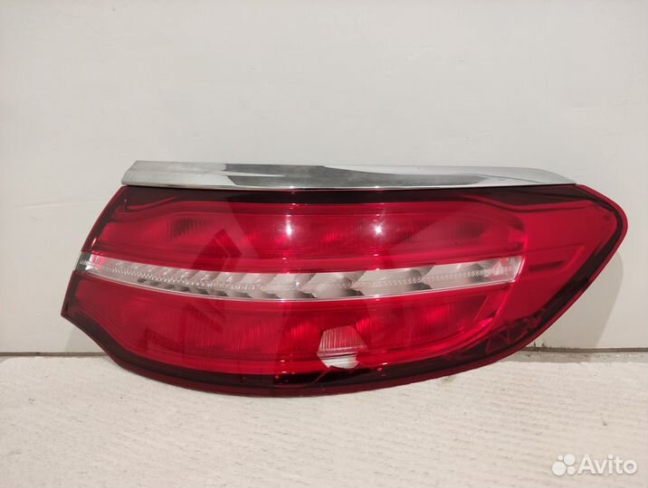 Фонарь задний правый Mercedes GLE Coupe 2015