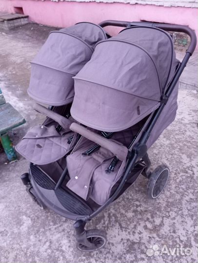 Прогулочная коляска для двойни