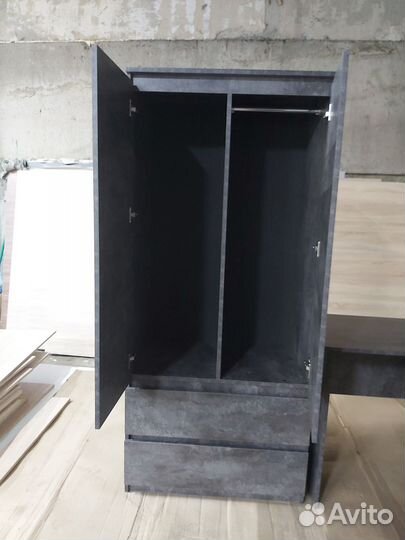 Рабочий стол со шкафом