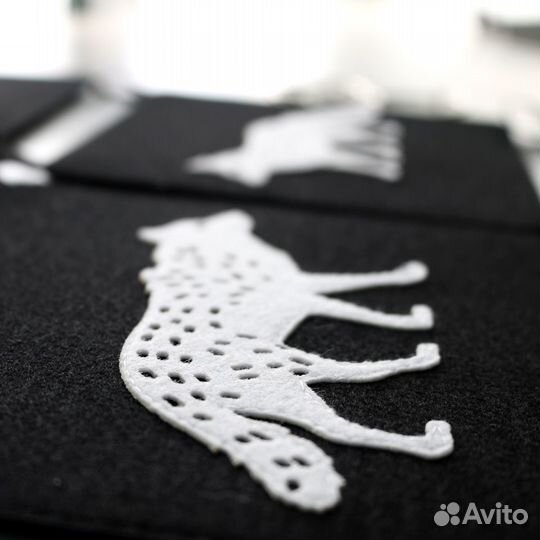 Развивающая черно-белая книжка - Дикие животные