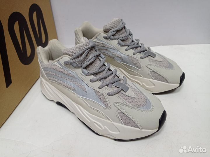 Кроссовки adidas yeezy boost 700 v2