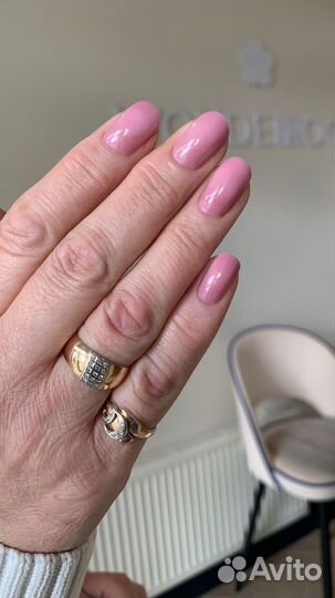 Модель на маникюр