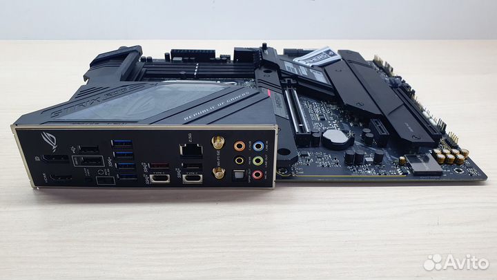 Мат.плата Asus ROG strix z690-f Gaming wifi