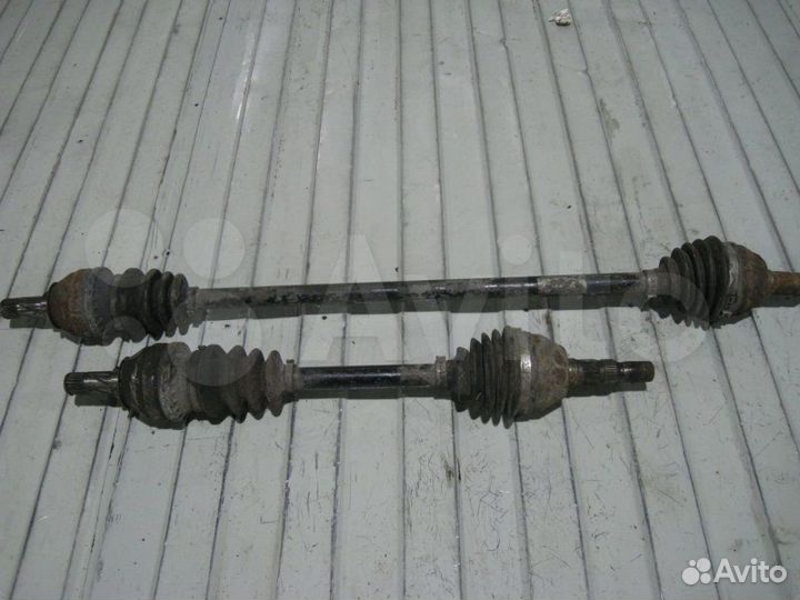 Полуось привод шрус передний Opel Zafira B