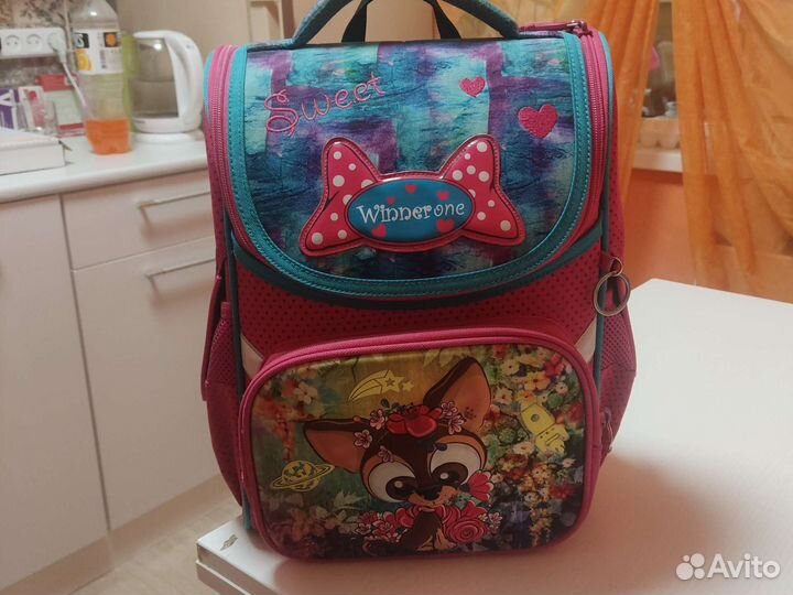 Рюкзак для девочки в школу