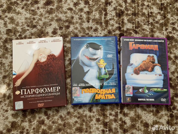 Коллекция DVD дисков с фильмами и сериалами