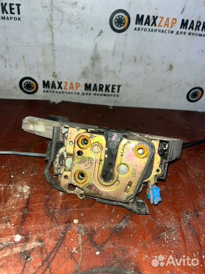 Замок двери перед. прав. Nissan Skyline V35 2001