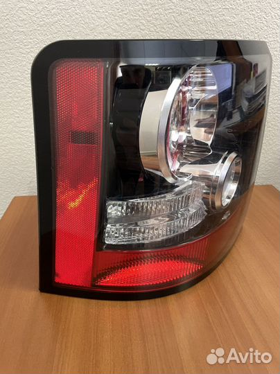Задний левый фонарь Рендж Ровер Спорт 10-13г