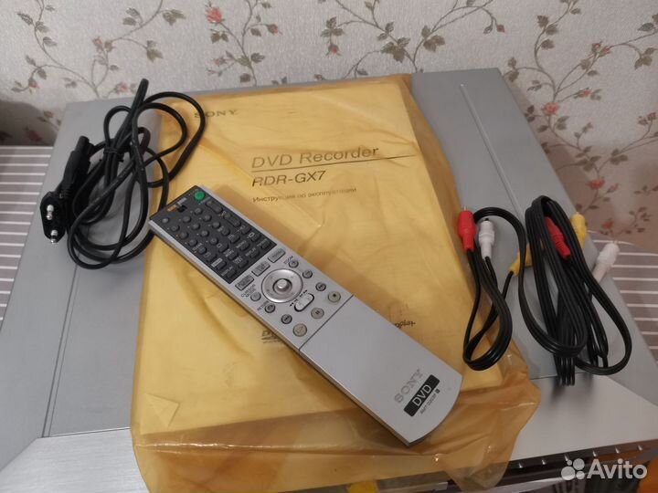 DVD рекодер / плеер Sony RDR-GX7