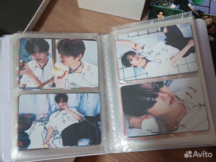 Много K-pop товаров