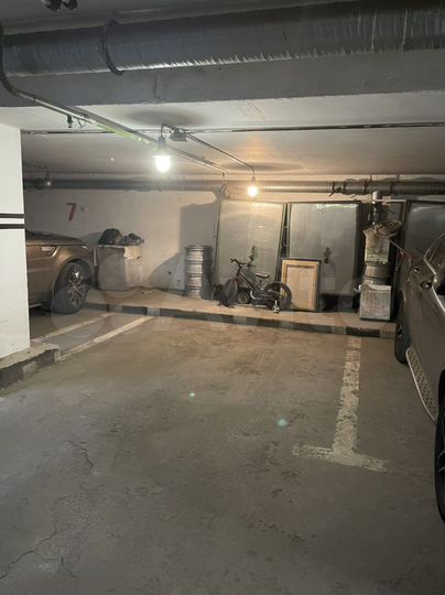 Машиноместо, 20 м²