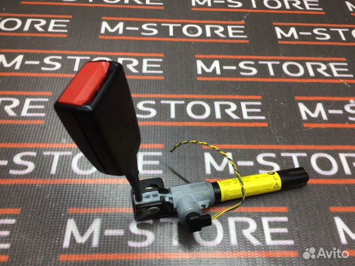 Замок ремня безопасности задний левый Bmw 5-Series