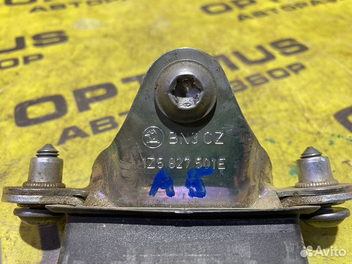 Замок крышки багажника Skoda Octavia A5